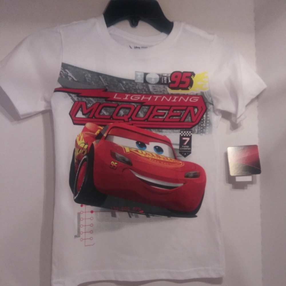 Disney Pixar Cars 3 Lightning McQueen Kids Tee NWT